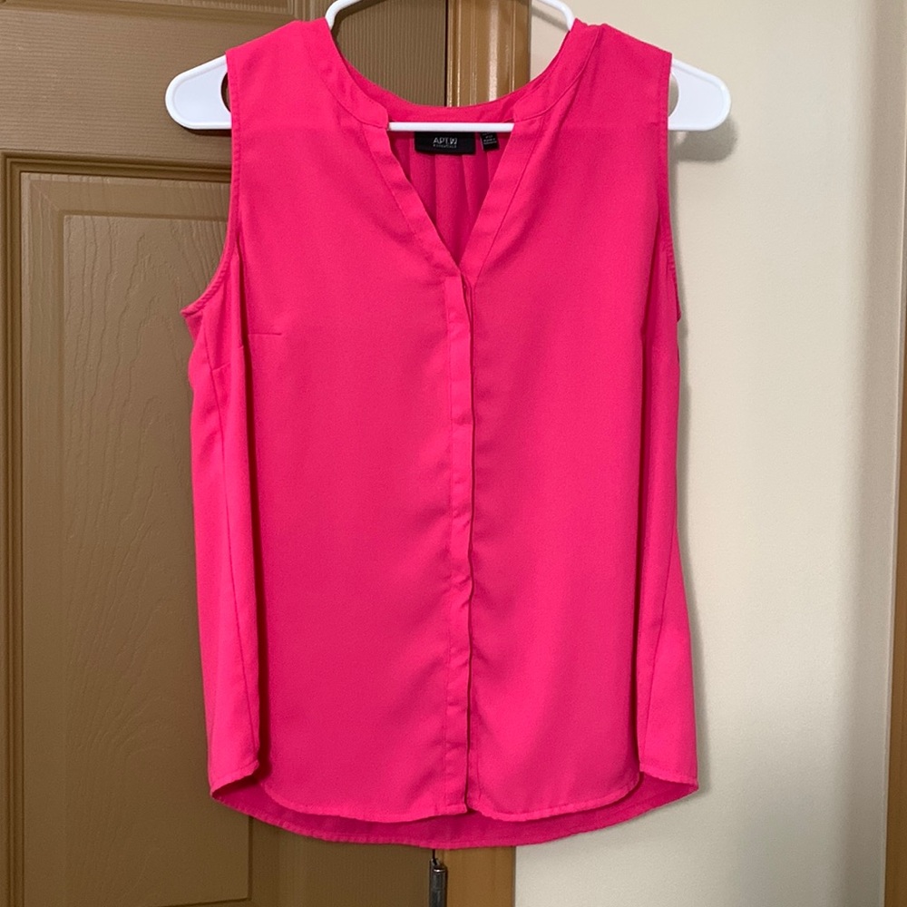 Women’s sleeveless blouse